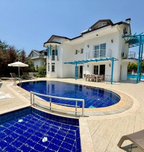Villa ZENORA